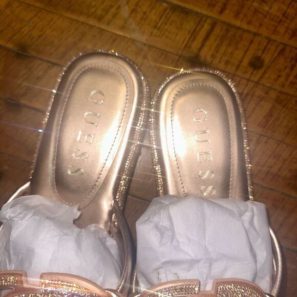 Guess shimmery glitter Saima size 11 pink crystal flip flop sandals - Picture 3 of 6